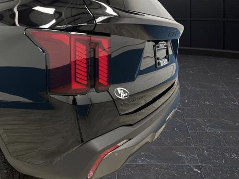 Used 2025 Kia Sorento SX image 35
