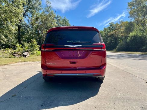 New 2026 Chrysler Pacifica Select image 6