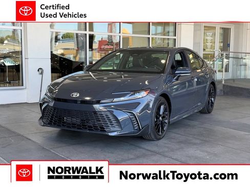 Certified 2026 Toyota Camry SE FWD image 1