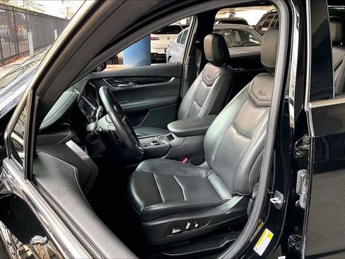 Used 2021 Cadillac XT6 Premium Luxury image 7