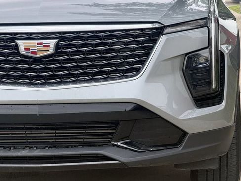 Used 2024 Cadillac XT4 Premium Luxury FWD image 9