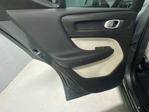Used 2026 Volvo XC40 B5 Ultra AWD/4WD image 8
