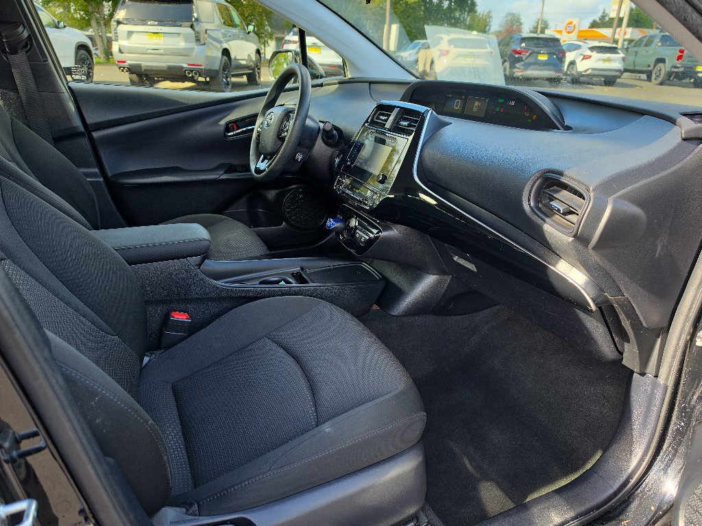 Certified 2019 Toyota Prius LE AWD/4WD image 16
