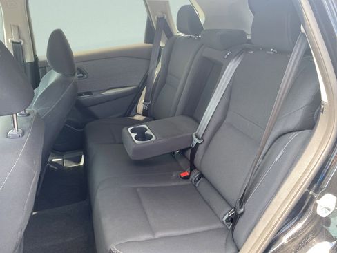 Used 2023 Nissan Rogue S image 31