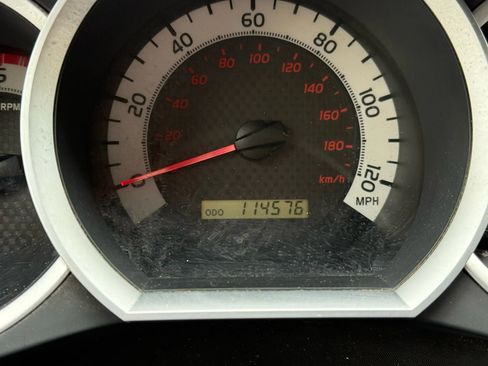 Used 2013 Toyota Tacoma 2WD Access Cab image 23