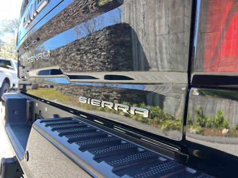 Used 2025 GMC Sierra 2500 Denali w/ Denali Reserve Package AWD/4WD image 10