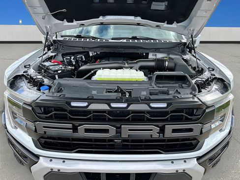 Used 2025 Ford F150 Raptor AWD/4WD image 30