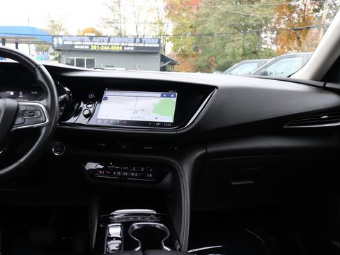 Used 2022 Buick Envision Avenir w/ Technology Package II image 18