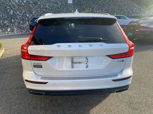 Used 2022 Volvo V60 T5 Cross Country w/ Advanced Package image 34