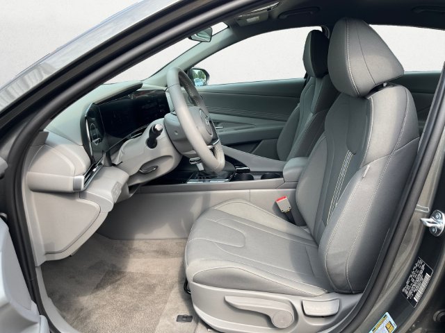 New 2026 Hyundai Elantra SEL FWD image 9
