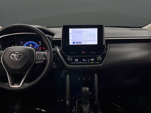 Used 2023 Toyota Corolla Cross XLE AWD/4WD image 11