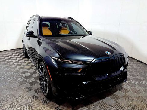 Used 2023 BMW X7 xDrive40i w/ M Sport Package AWD/4WD image 2