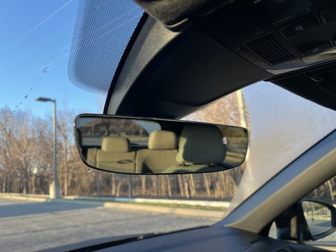 Certified 2022 Volkswagen Tiguan SE R-Line image 24