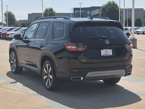 Used 2025 Honda Pilot Elite image 8