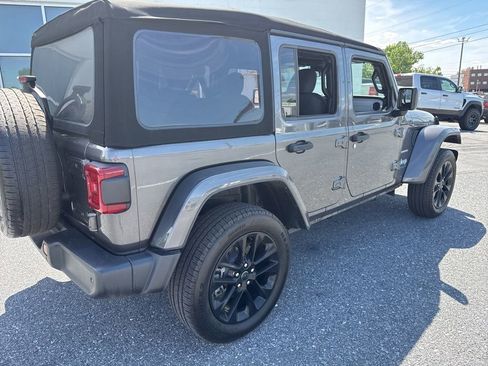 Used 2024 Jeep Wrangler Unlimited Sahara w/ Safety Group AWD/4WD image 9