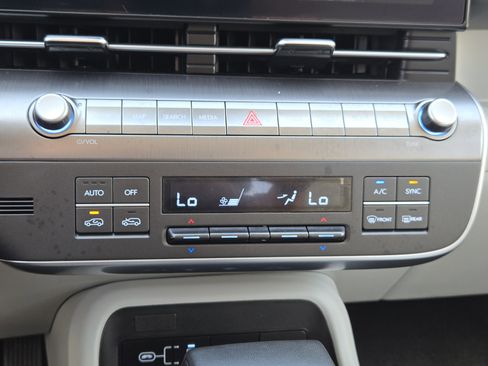 Used 2024 Hyundai Kona SEL image 18