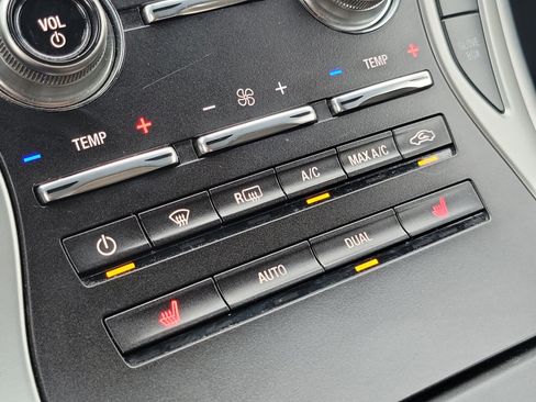 Used 2019 Lincoln Nautilus Premier AWD/4WD image 27