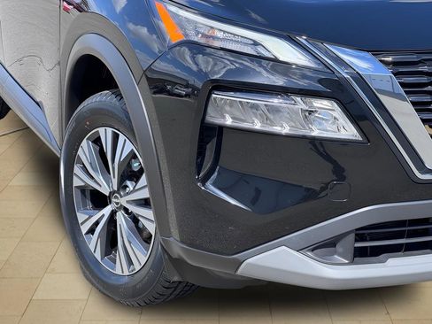 Used 2023 Nissan Rogue SV image 41