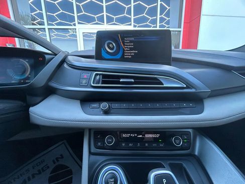 Used 2017 BMW i8 image 18