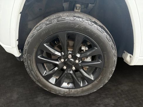 Used 2019 Jeep Grand Cherokee Altitude AWD/4WD image 36