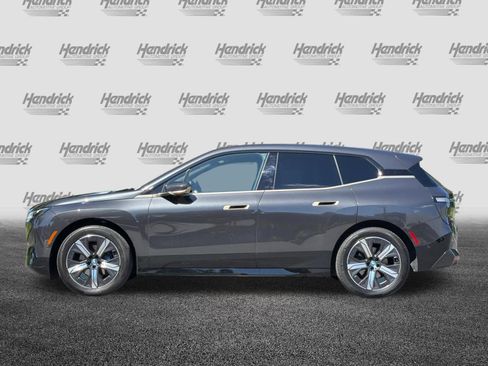 Used 2023 BMW iX xDrive50 w/ Sport Package AWD/4WD image 8