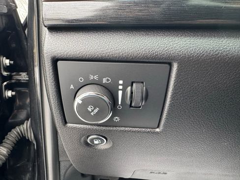 Used 2016 Jeep Grand Cherokee Laredo 75th Anniversary image 16