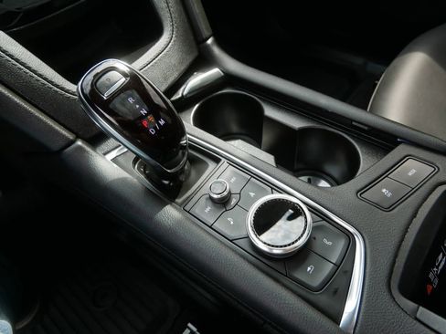 Used 2025 Cadillac XT6 Sport image 24