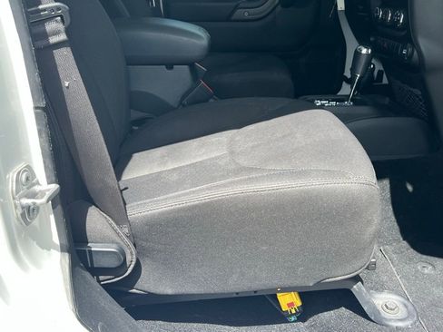 Used 2017 Jeep Wrangler Unlimited Sport w/ Quick Order Package 24S AWD/4WD image 18