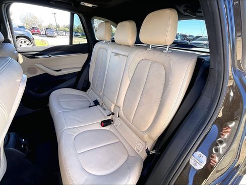 Used 2018 BMW X1 sDrive28i image 17