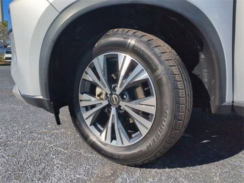 Used 2023 Nissan Rogue SV image 34