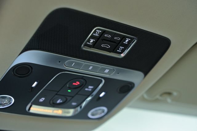 Used 2024 Bentley Flying Spur V8 AWD/4WD image 64
