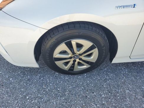 Used 2016 Toyota Prius Two image 18