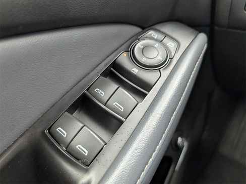 Used 2023 Buick Enclave Essence image 29