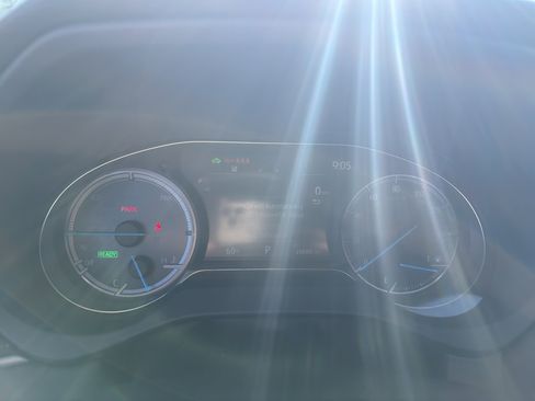 Used 2022 Toyota Venza XLE image 7