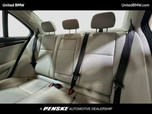 Used 2014 Mercedes-Benz C 300 4MATIC Sedan image 20