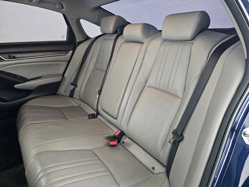 Used 2018 Honda Accord Touring image 17