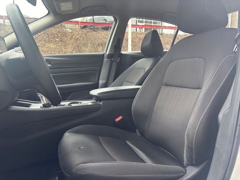 Used 2025 Nissan Altima 2.5 SV image 38