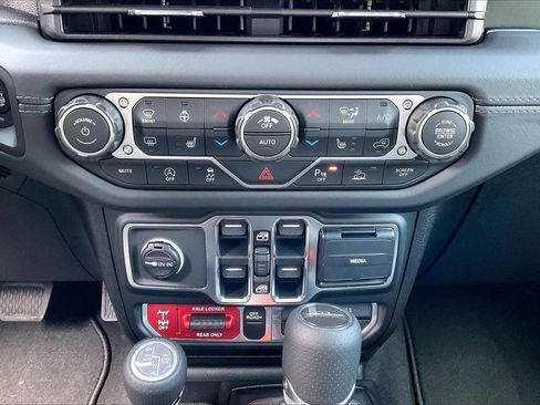 New 2026 Jeep Gladiator Mojave AWD/4WD image 17