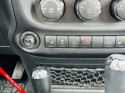 Used 2018 Jeep Wrangler Unlimited Rubicon w/ Cold Weather Group image 5