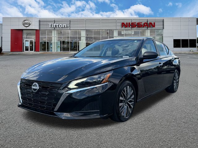 Used 2025 Nissan Altima 2.5 SV FWD image 3