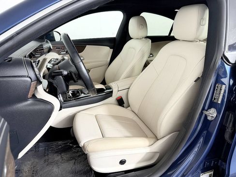 Used 2021 Mercedes-Benz CLA 250 4MATIC w/ Premium Package image 32