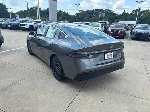 Used 2026 Nissan Sentra SV w/ Floor Mat Package FWD image 5