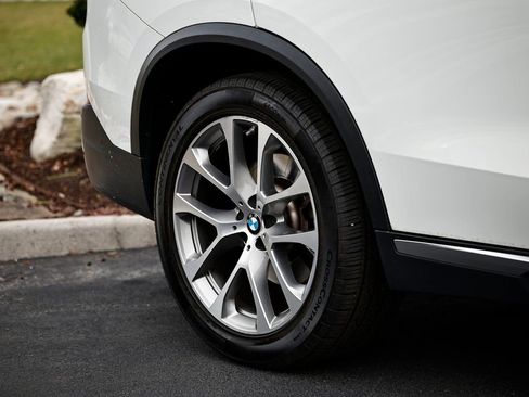 Used 2021 BMW X5 xDrive40i w/ Premium Package 2 image 6