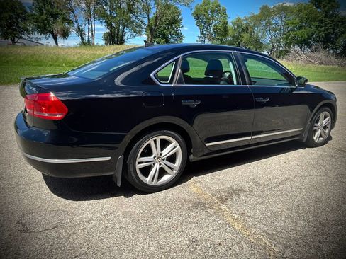 Used 2014 Volkswagen Passat 1.8T SEL Premium FWD image 5