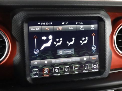 Used 2021 Jeep Wrangler Unlimited Rubicon AWD/4WD image 32