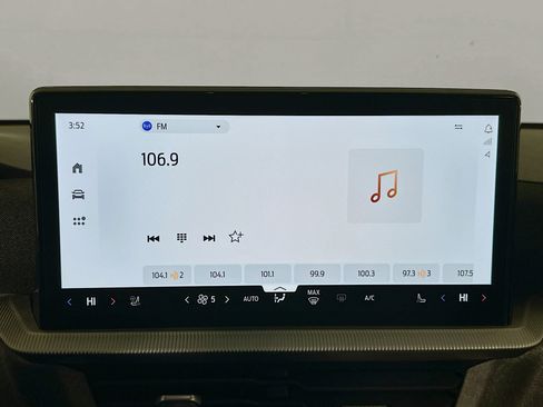 Used 2025 Ford Explorer Platinum w/ LUX Leather Package image 21