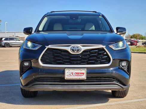 Used 2021 Toyota Highlander XLE image 7