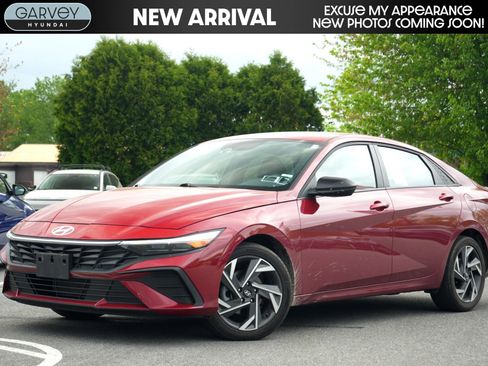 Certified 2025 Hyundai Elantra Sport FWD image 1