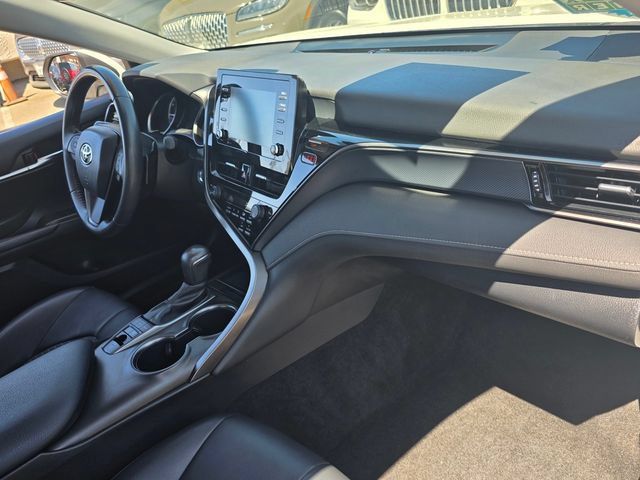 Used 2022 Toyota Camry SE FWD image 16