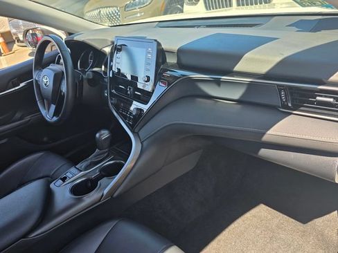 Used 2022 Toyota Camry SE FWD image 16